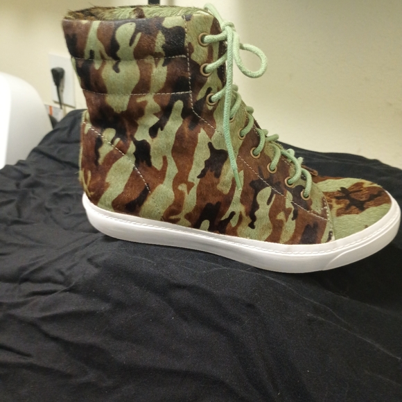 Jeffrey Campbell Flavia Camo Print Leather High Tops, Blogger Favorite! Sold Out - Picture 15 of 15